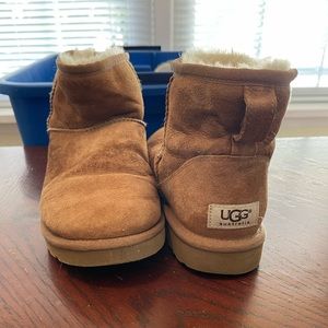 Classic mini size 8 Uggs